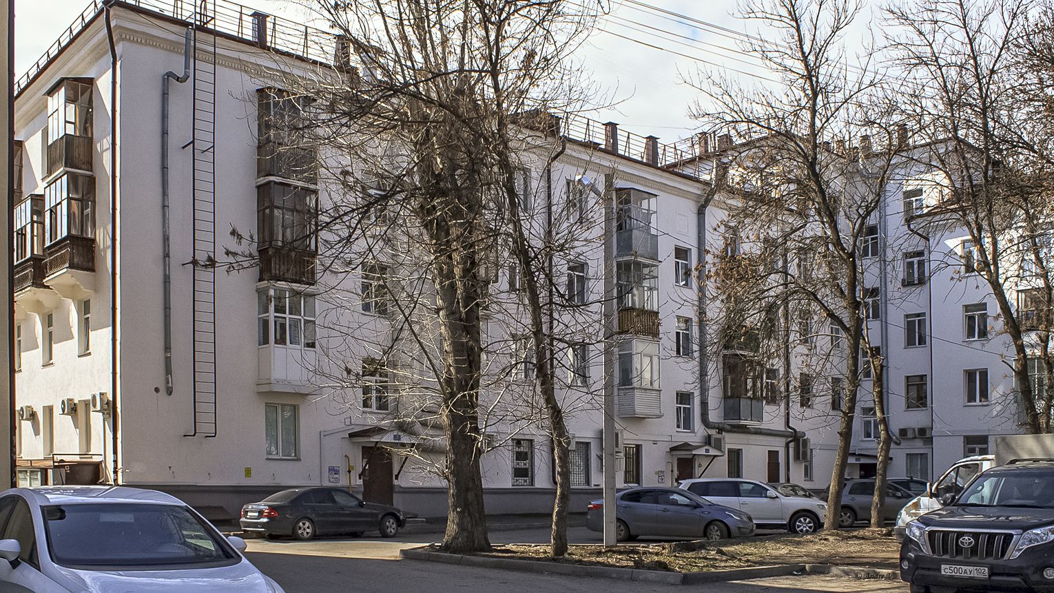 Уфа, Улица Космонавтов, 9 / Кольцевая улица, 16
