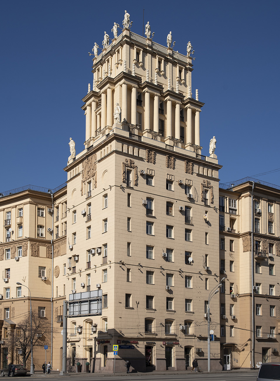 Москва, Ленинский проспект, 30