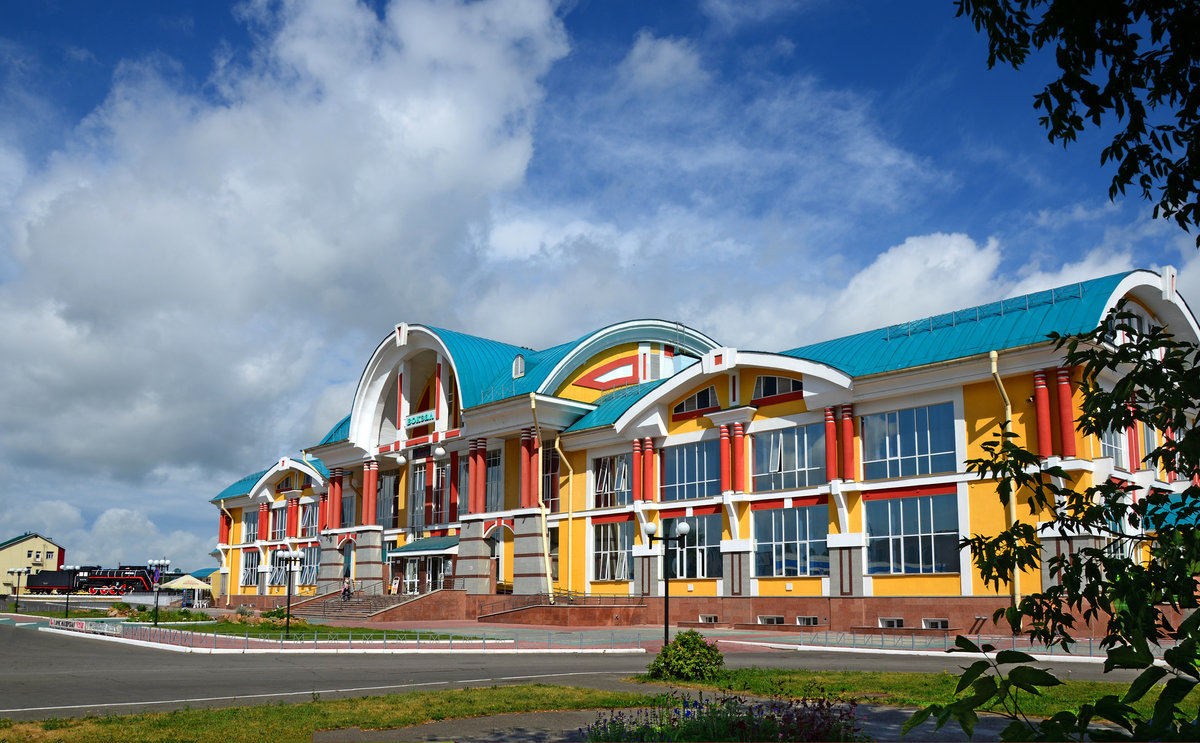 Бийск, Площадь Шукшина, 9