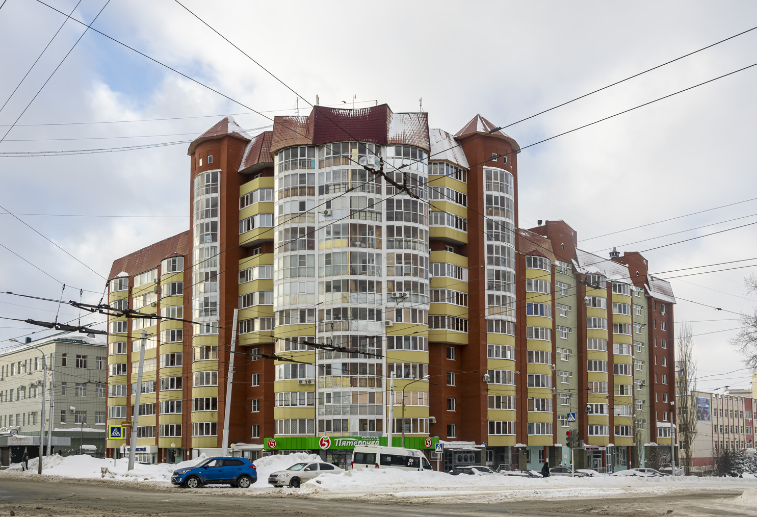 Уфа, Улица Ульяновых, 53 / Улица Максима Горького, 74