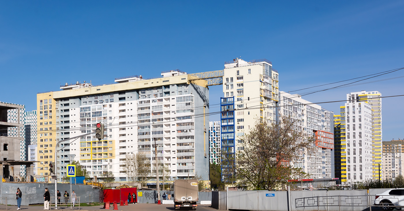 Уфа, Комсомольская улица, 156/1; Улица Архитектора Рехмукова, 5; Улица Архитектора Рехмукова, 7