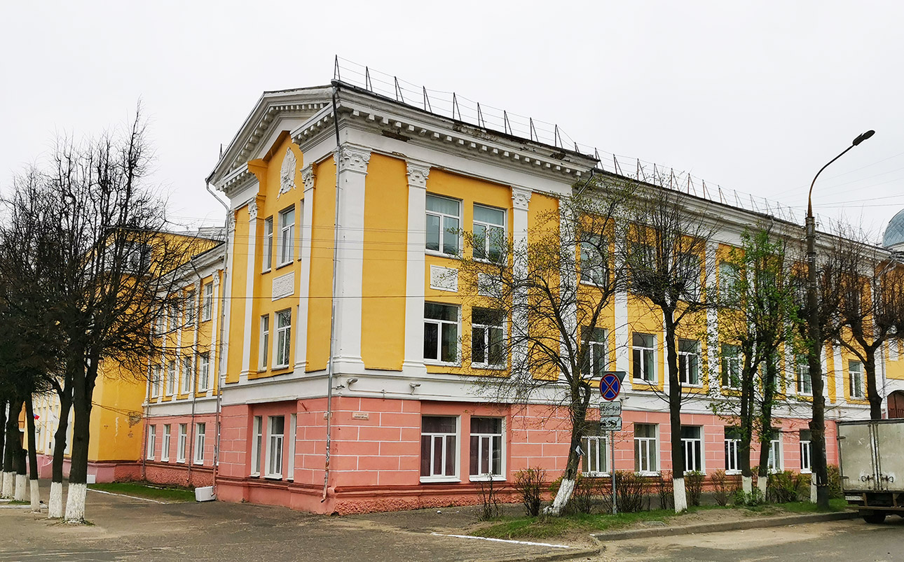 Yoshkar-Ola, Улица Пушкина, 23 / Улица Палантая, 63