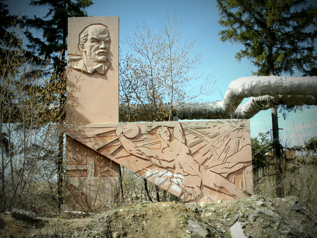 Самара, Ново-Садовая улица, 106. Монументы