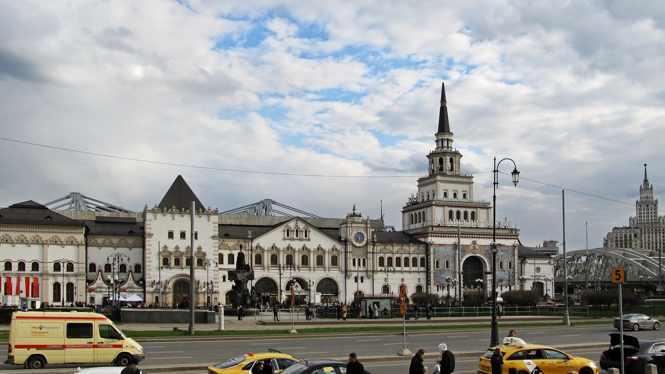 Москва, Комсомольская площадь, 2