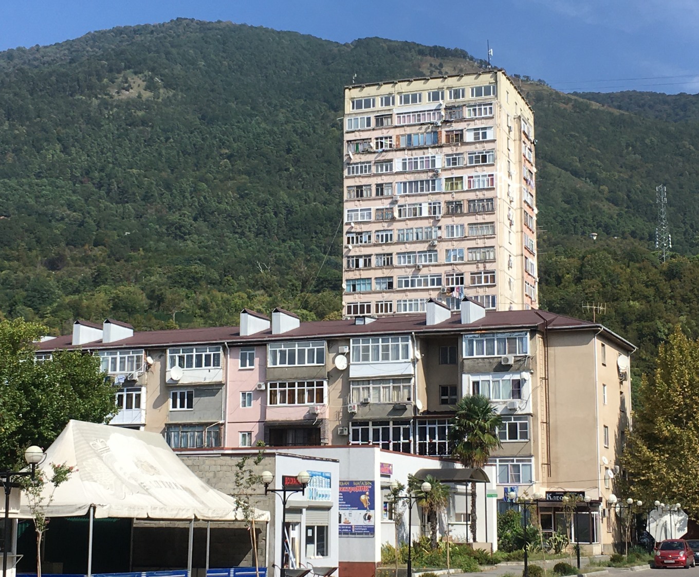 Гагра, улица Абазгаа, 49 / 4; улица Абазгаа, 49 / 5