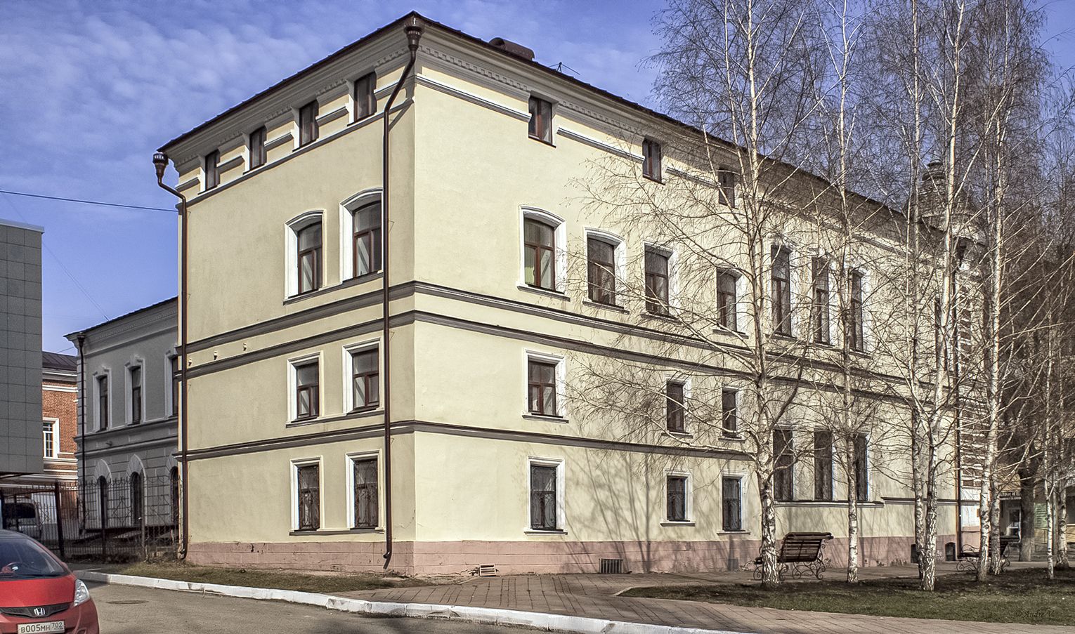 Уфа, Улица Октябрьской Революции, 10