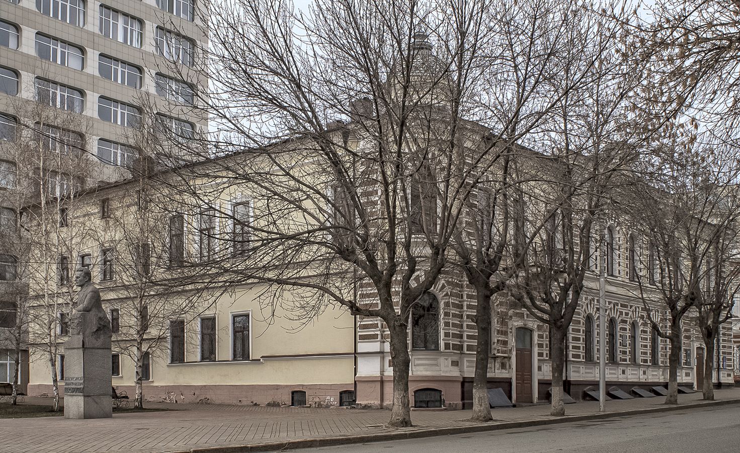 Уфа, Улица Октябрьской Революции, 10