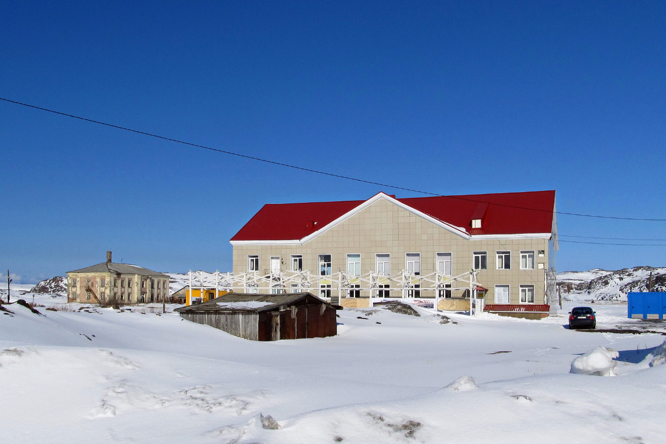 Кольский район, прочие н.п., Пос. Териберка, улица Первой Пятилетки, 1; Пос. Териберка, улица Первой Пятилетки, 14