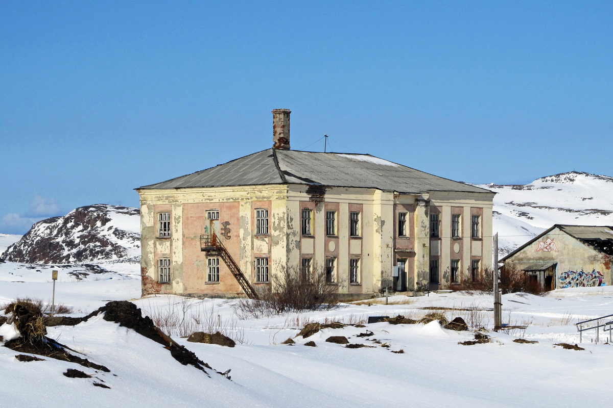 Кольский район, прочие н.п., Пос. Териберка, улица Первой Пятилетки, 1