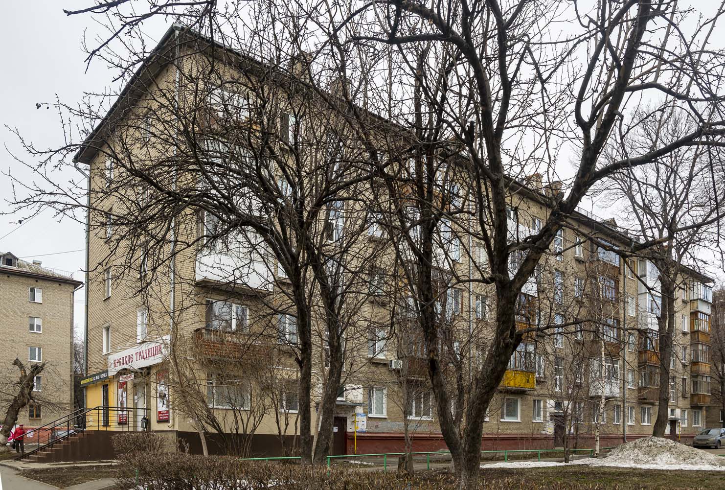 Уфа, Первомайская улица, 57 / Улица Гончарова, 14