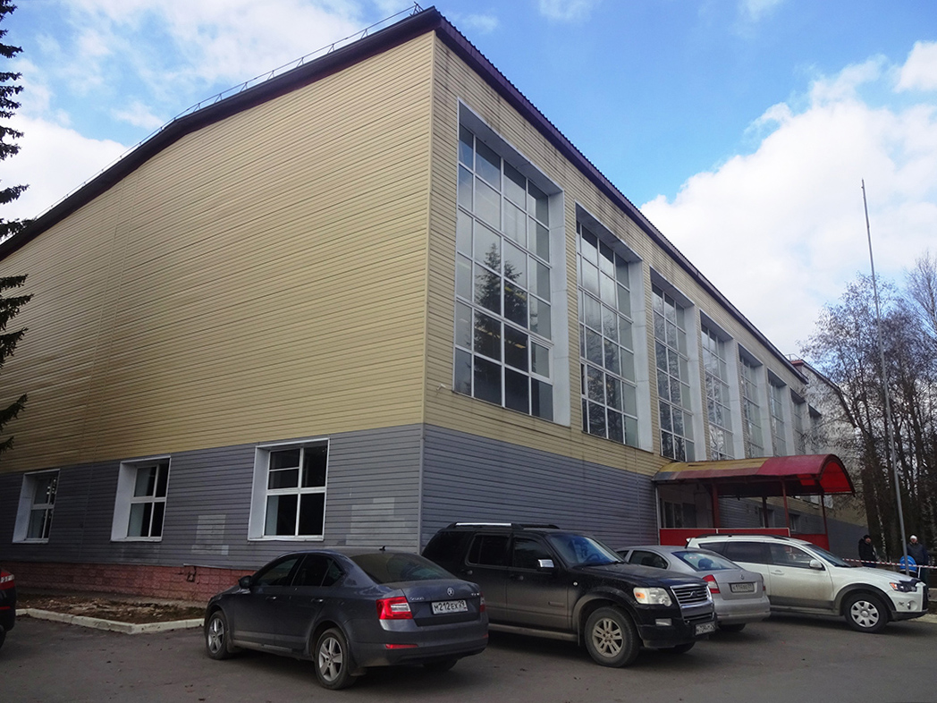 Мирный, Улица Ленина, 8