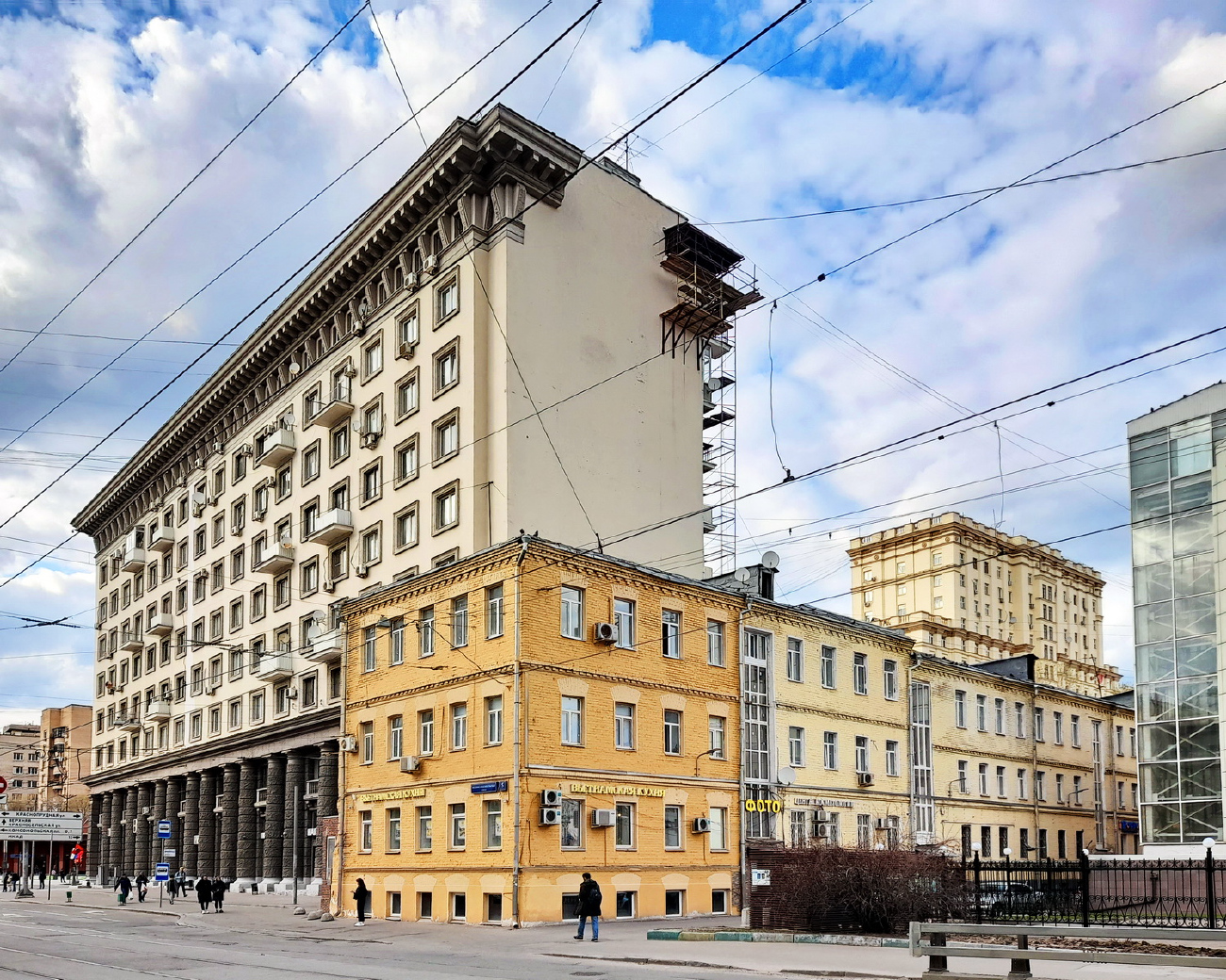 Москва, Краснопрудная улица, 26 / Нижняя Красносельская улица, 1; Нижняя Красносельская улица, 5 стр. 1