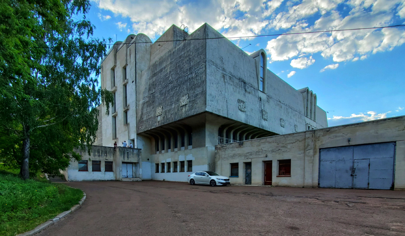 Черкассы, Улица Славы, 1