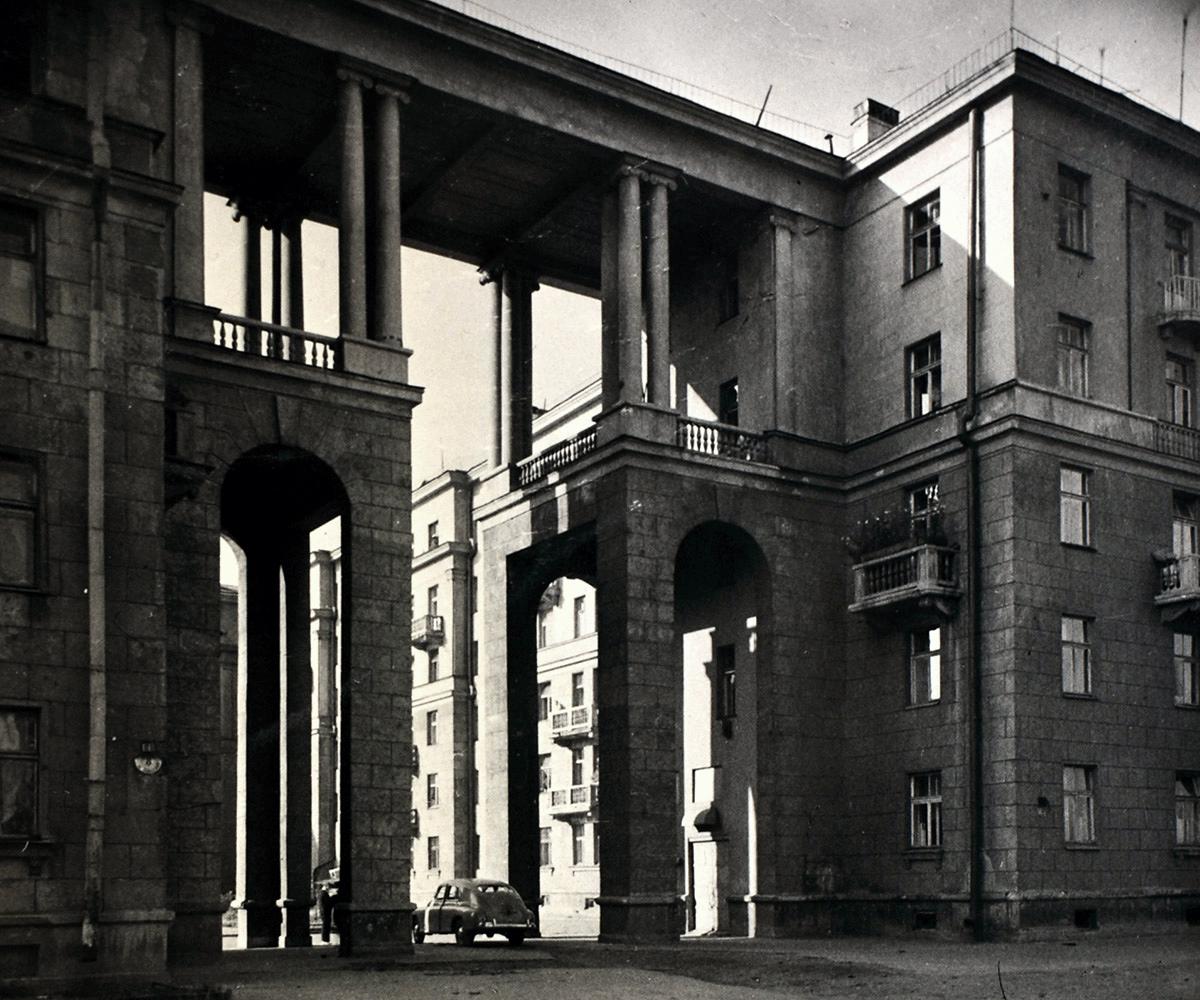 Санкт-Петербург, Улица Зайцева, 8 корп. 1; Краснопутиловская улица, 13