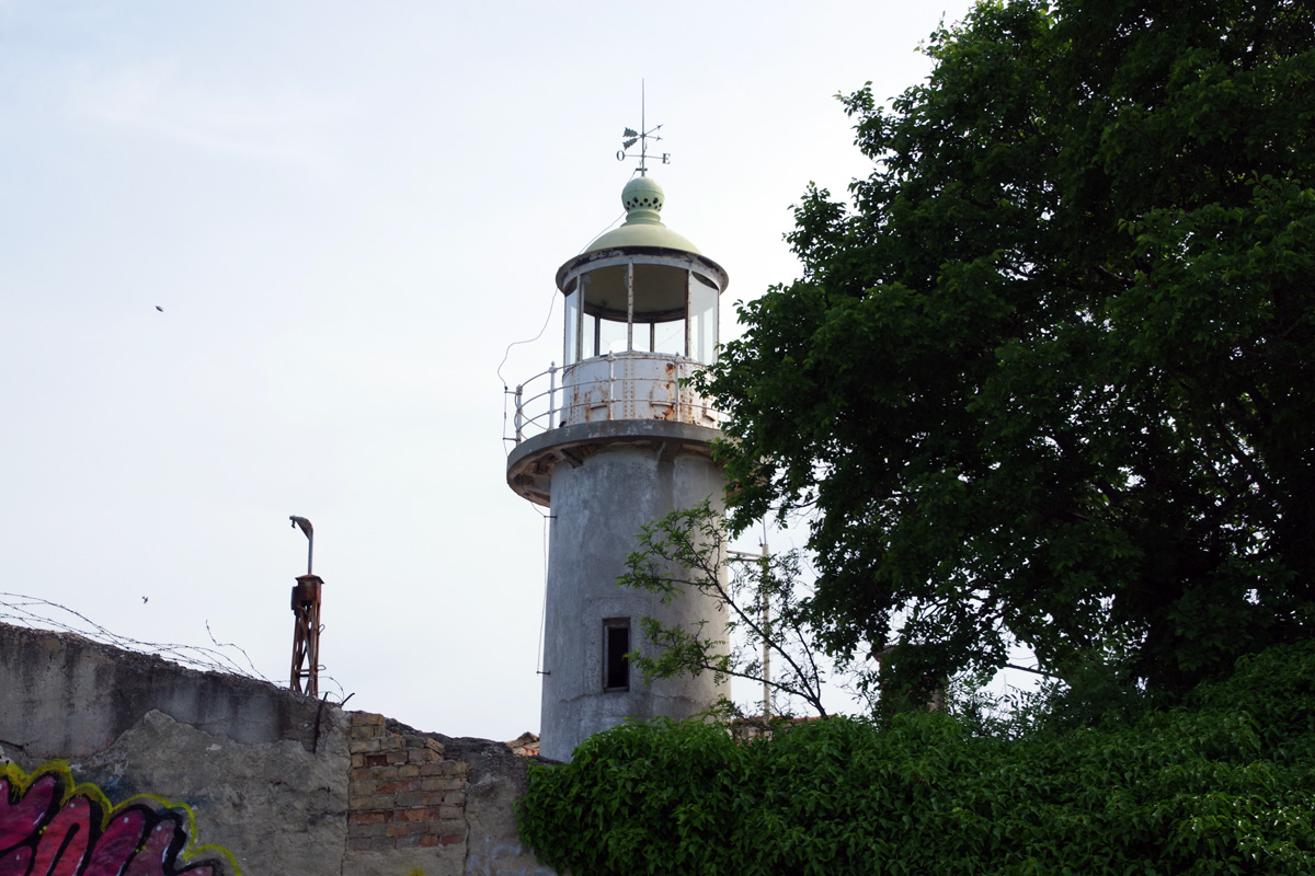 Варна, Фар нос Галата 2*