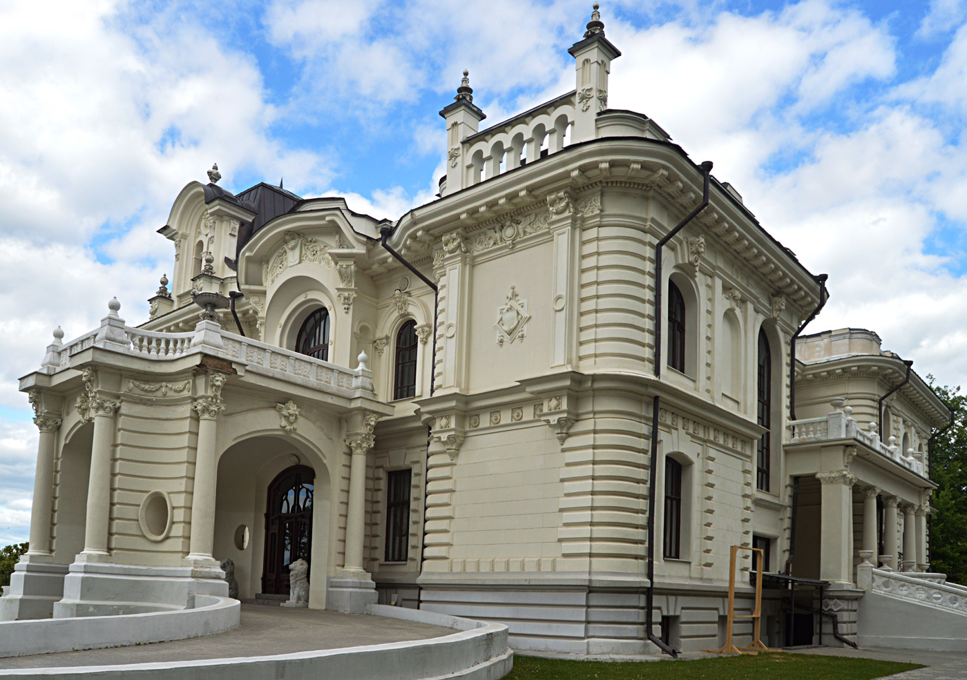 Тамбов, Набережная улица, 22 / Улица Гоголя, 1