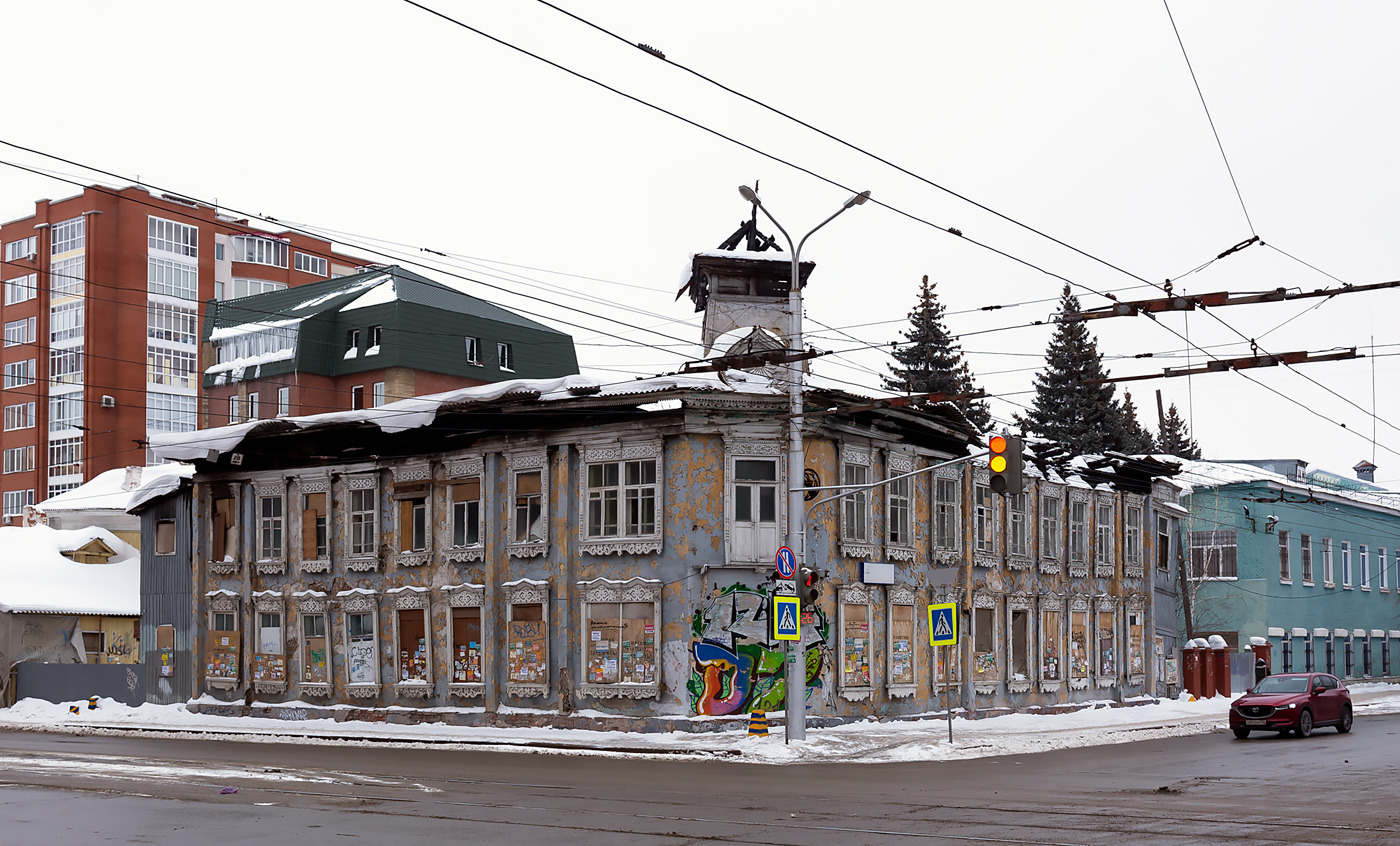 Уфа, Улица Аксакова, 48 / Коммунистическая улица, 25