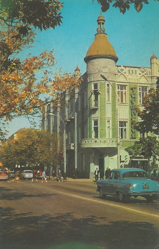 Краснодар, Гимназическая улица, 65 / Красная улица, 58