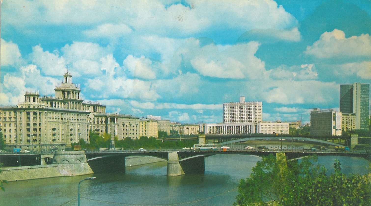 Москва, Набережная Тараса Шевченко, 1 / Большая Дорогомиловская улица, 2 стр. 1