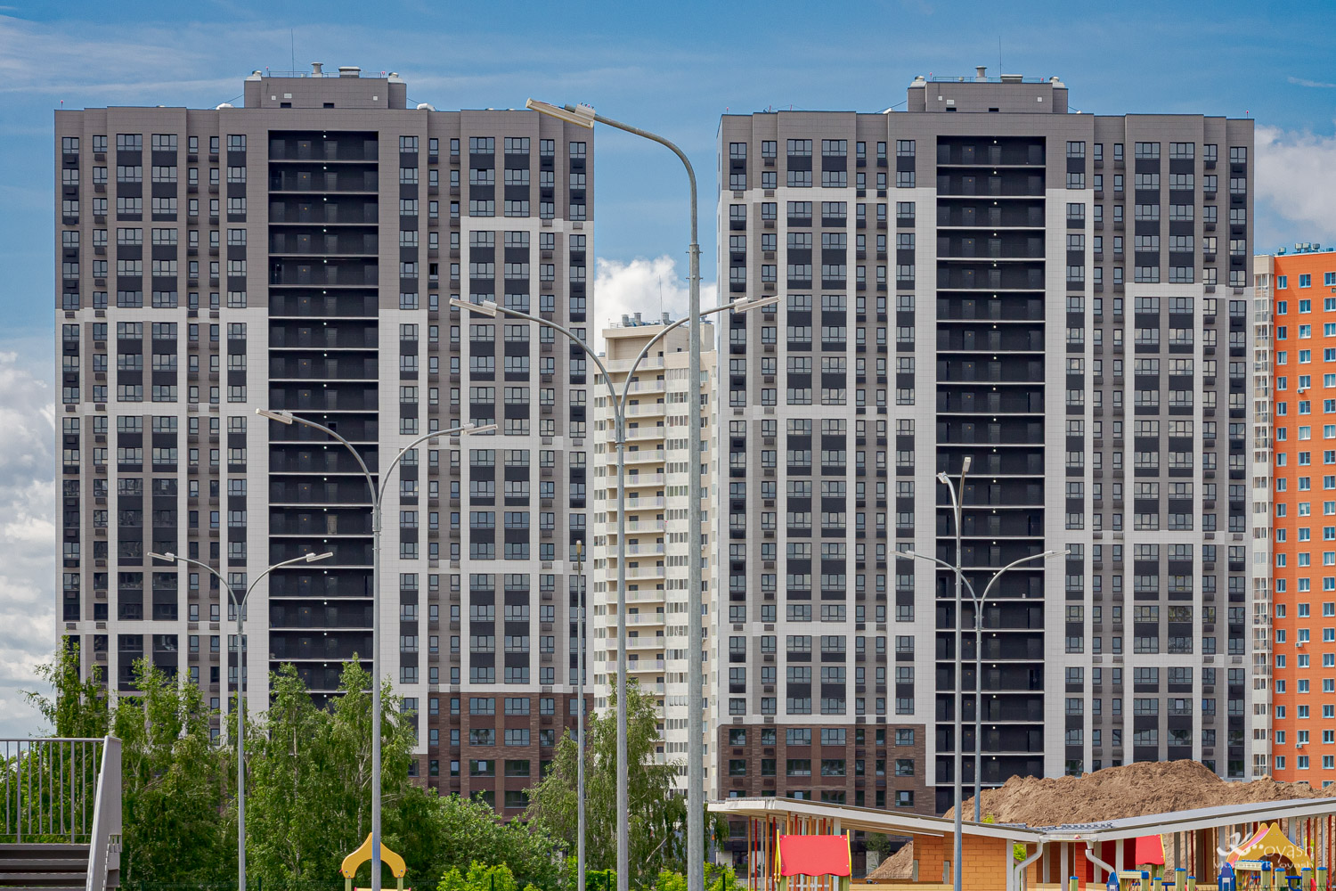 Казань, Улица Рауиса Гареева, 105Б корп. 1; Улица Рауиса Гареева, 105Б корп. 2