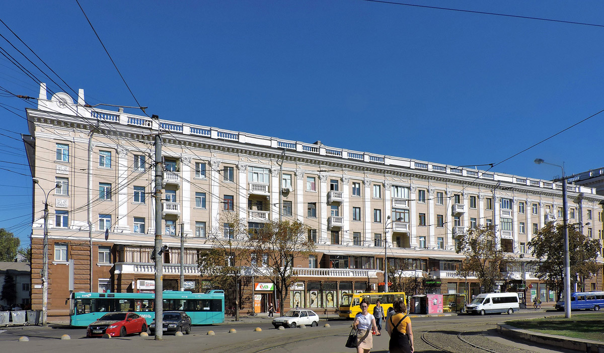 Днепр, Вокзальная площадь, 2