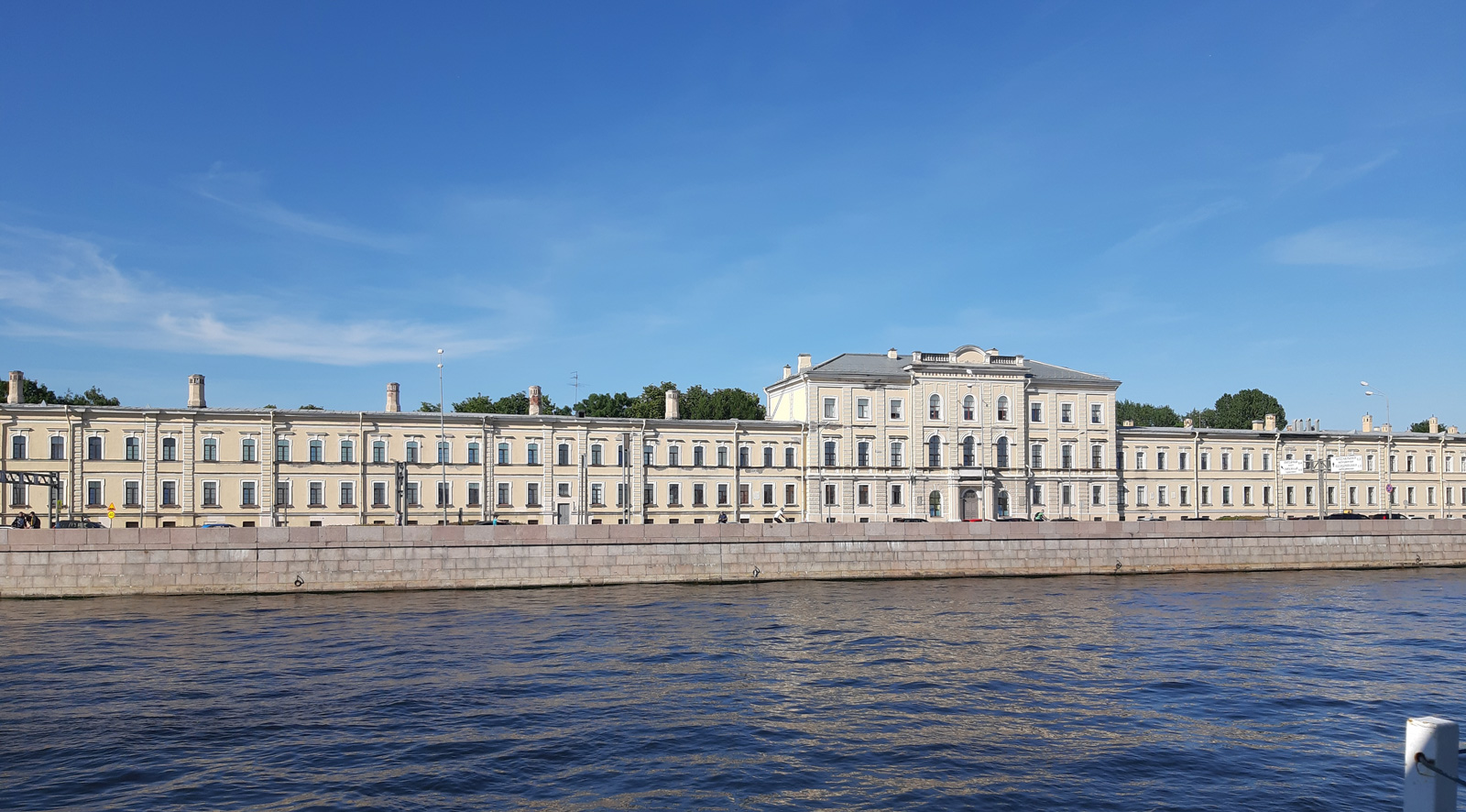 Санкт-Пецярбург, Пироговская набережная, 3-5 /  Улица Академика Лебедева, 6 лит. Ч