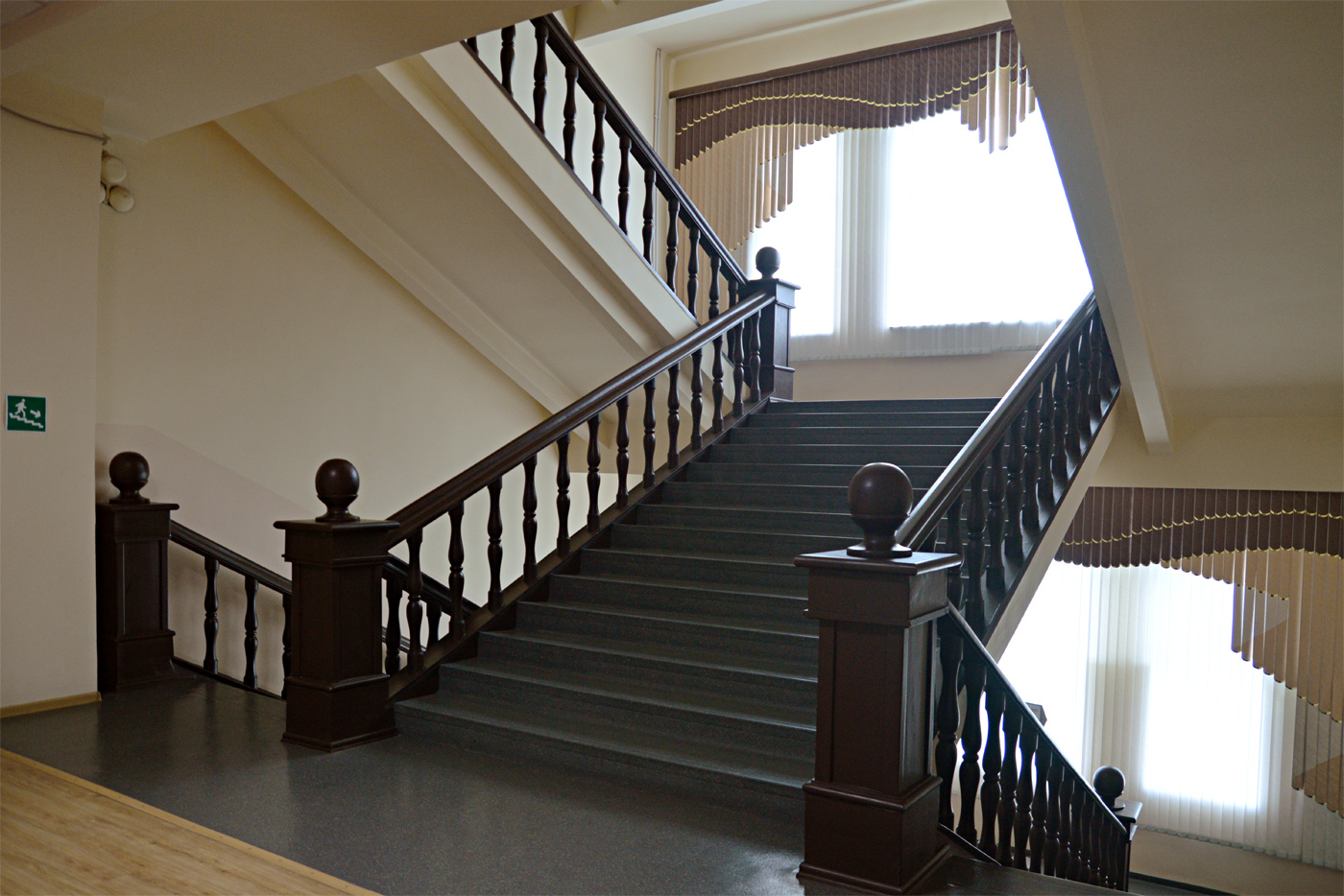 Stary Oskol, Улица Ленина, 14 / Улица Володарского, 13