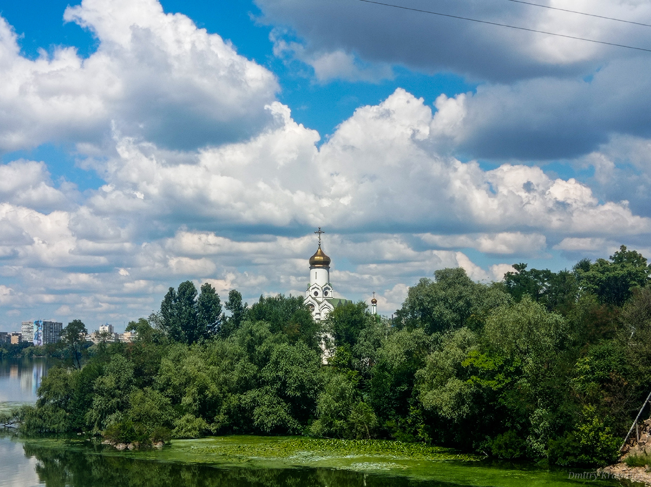 Днепр, Улица Монастырский остров, 1