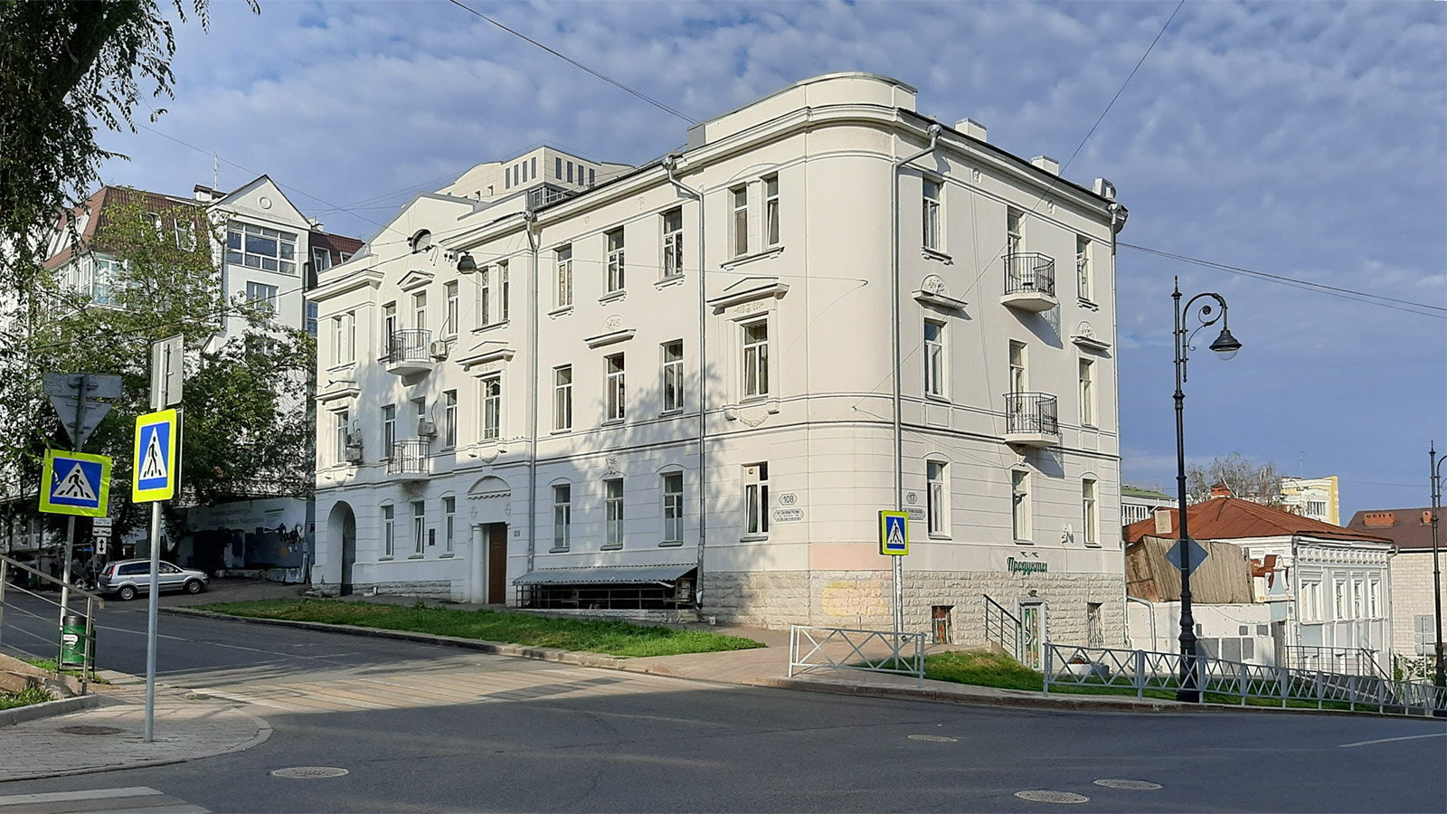 Самара, Ленинградская улица, 17 / улица Степана Разина, 108; Ленинградская улица, 15