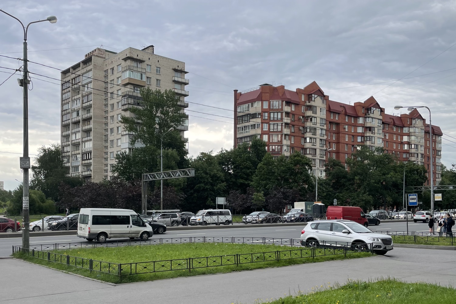 Санкт-Петербург, Дачный проспект, 22 / Бульвар Новаторов, 96; Дачный проспект, 24 корп. 2