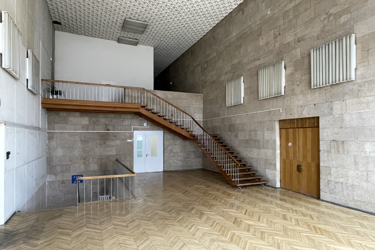 Peterburi, Проспект Динамо, 3