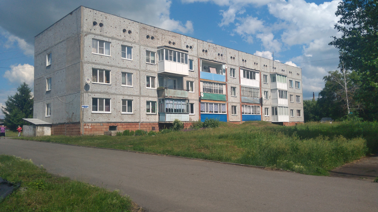 Большеречье, Красноармейская улица, 42
