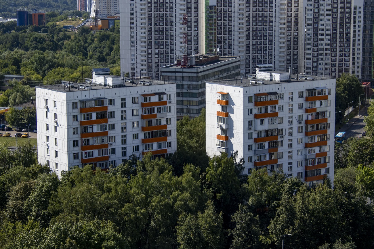 Москва, Улица Героев Панфиловцев, 37 корп. 2; Улица Героев Панфиловцев, 37 корп. 1