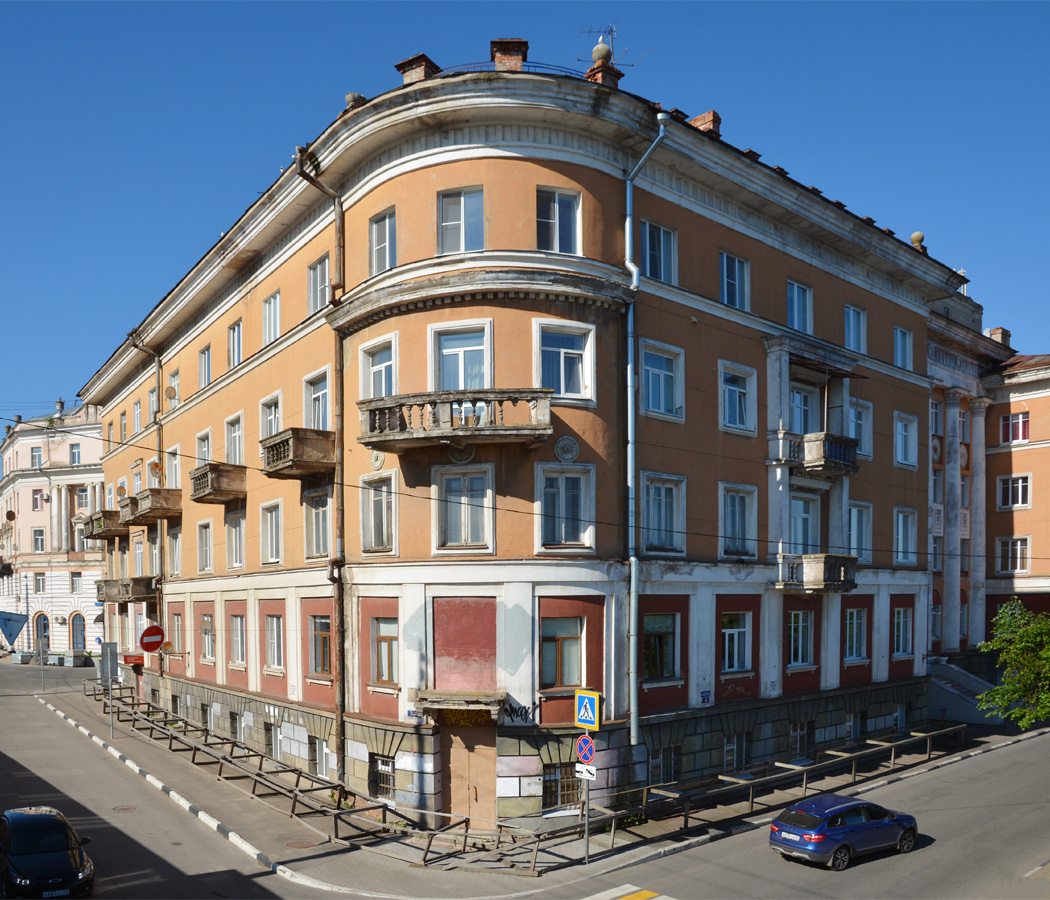 Тверь, Набережная Степана Разина, 2