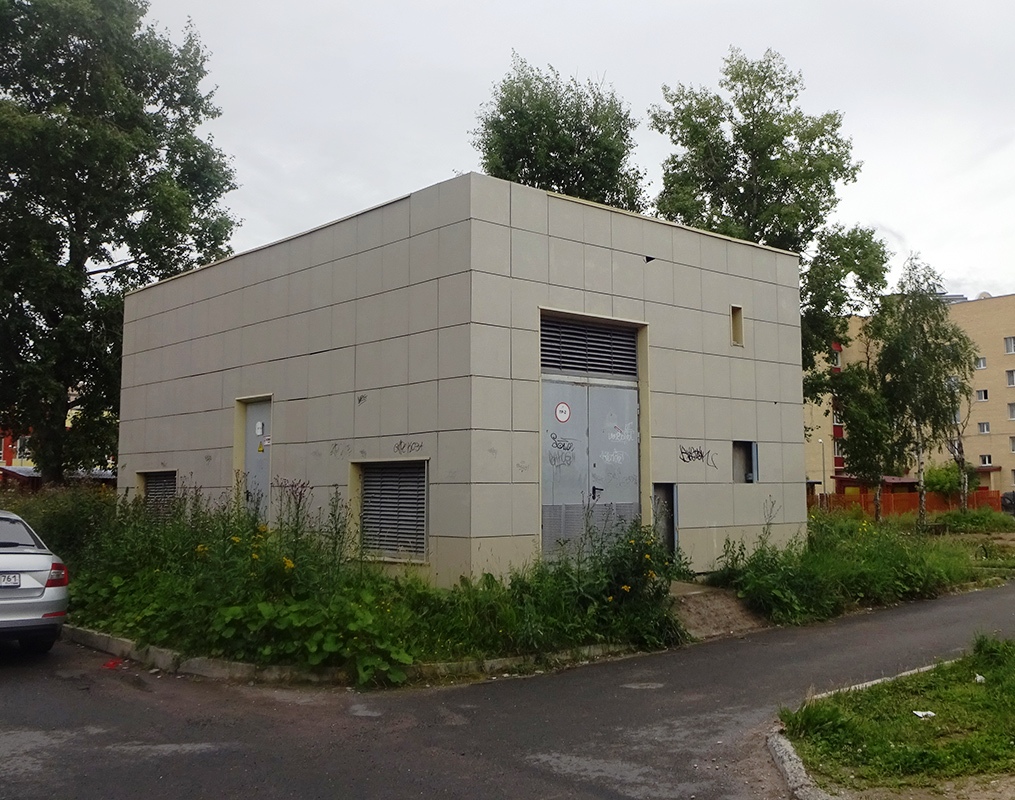 Мирный, Улица Космонавтов, 2*