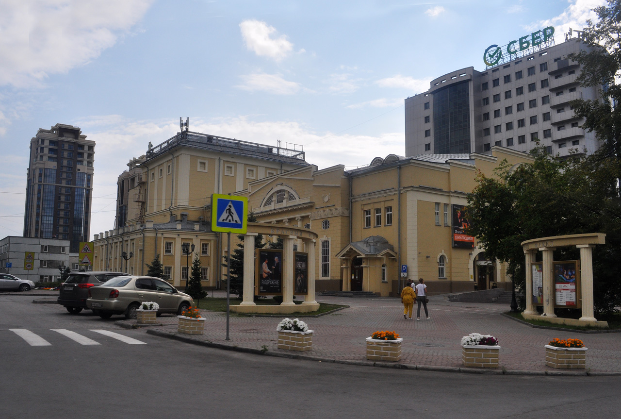 Новосибірськ, Улица Щетинкина, 18; Улица Ленина, 19; Проспект Димитрова, 2