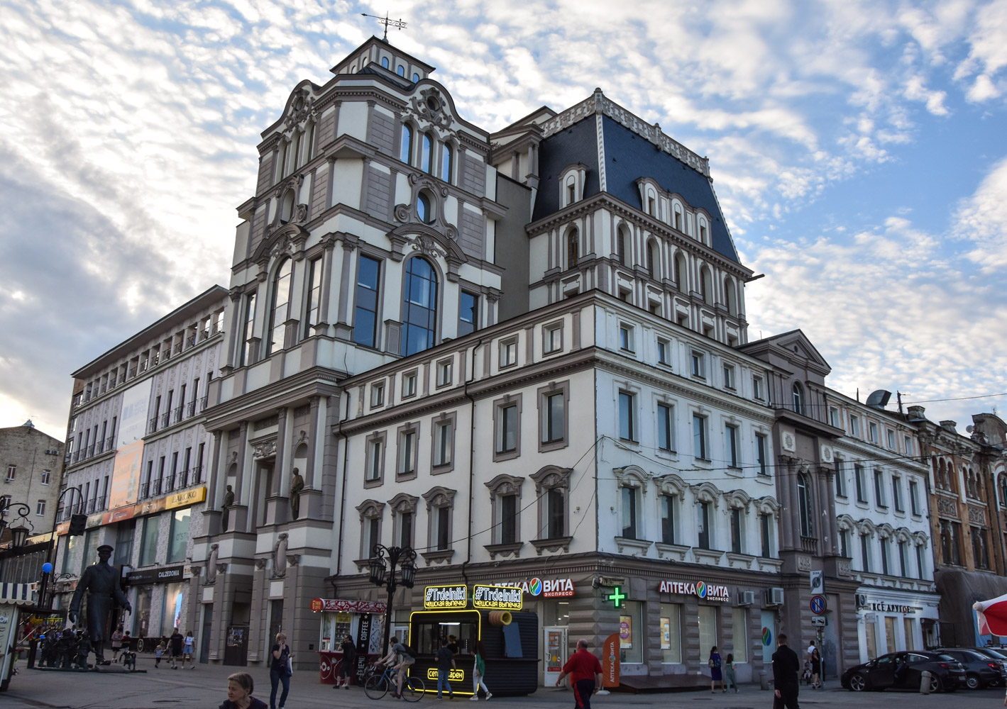 Самара, Ленинградская улица, 64; Молодогвардейская улица, 76