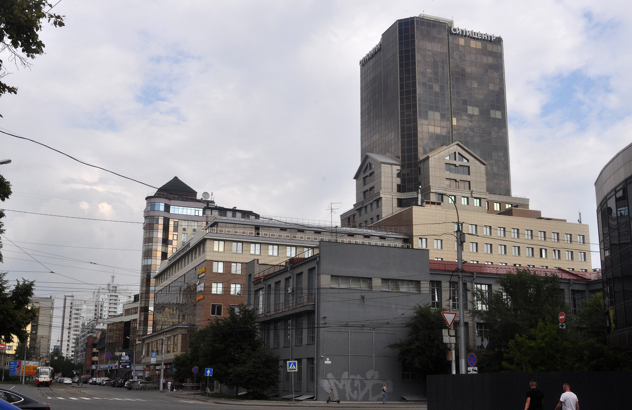 Novosibirsk, Улица Семьи Шамшиных, 20; Каменская улица, 30; Депутатская улица, 50 / Каменская улица, 21; Депутатская улица, 48; Депутатская улица, 46; Серебренниковская улица, 42 / Депутатская улица, 40 / Улица Щетинкина, 45