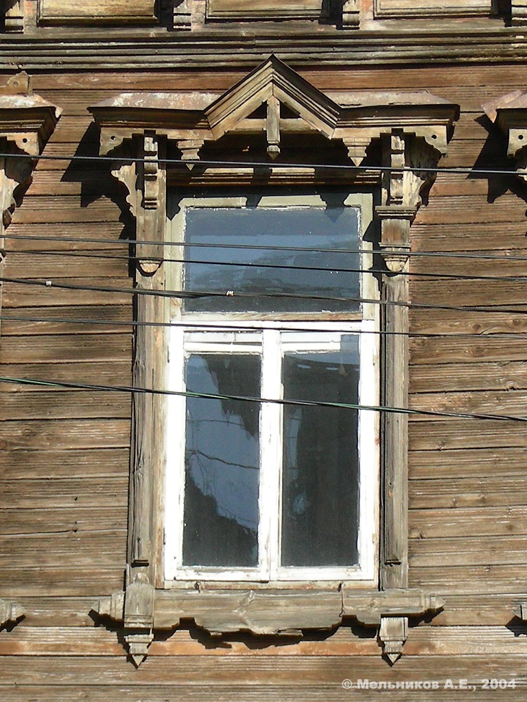 Нижний Новгород, Нижегородская улица, 19 / Улица Гоголя, 29. Резные наличники