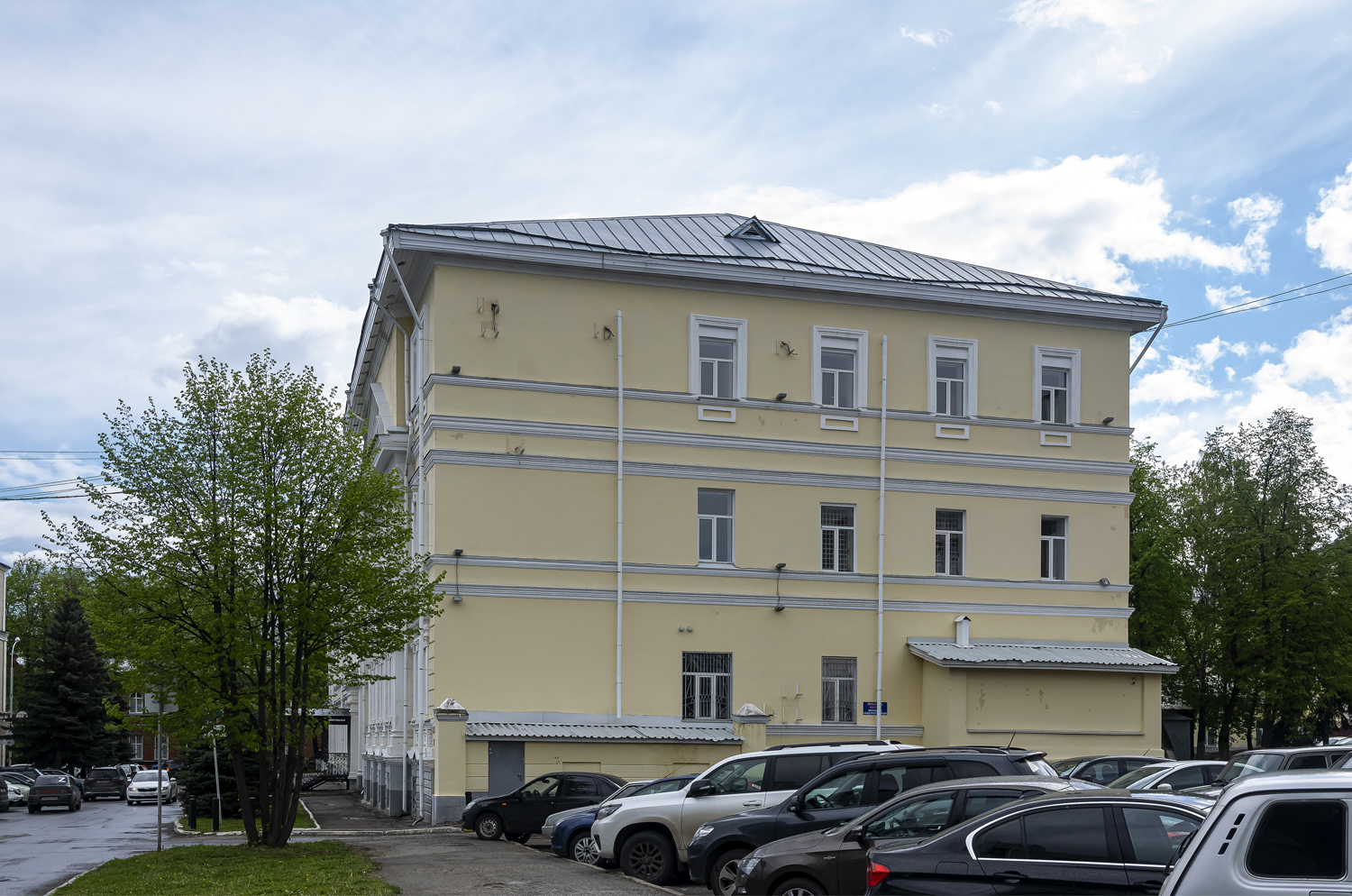 Уфа, Улица Александра Матросова, 1 / Улица Тукаева, 25