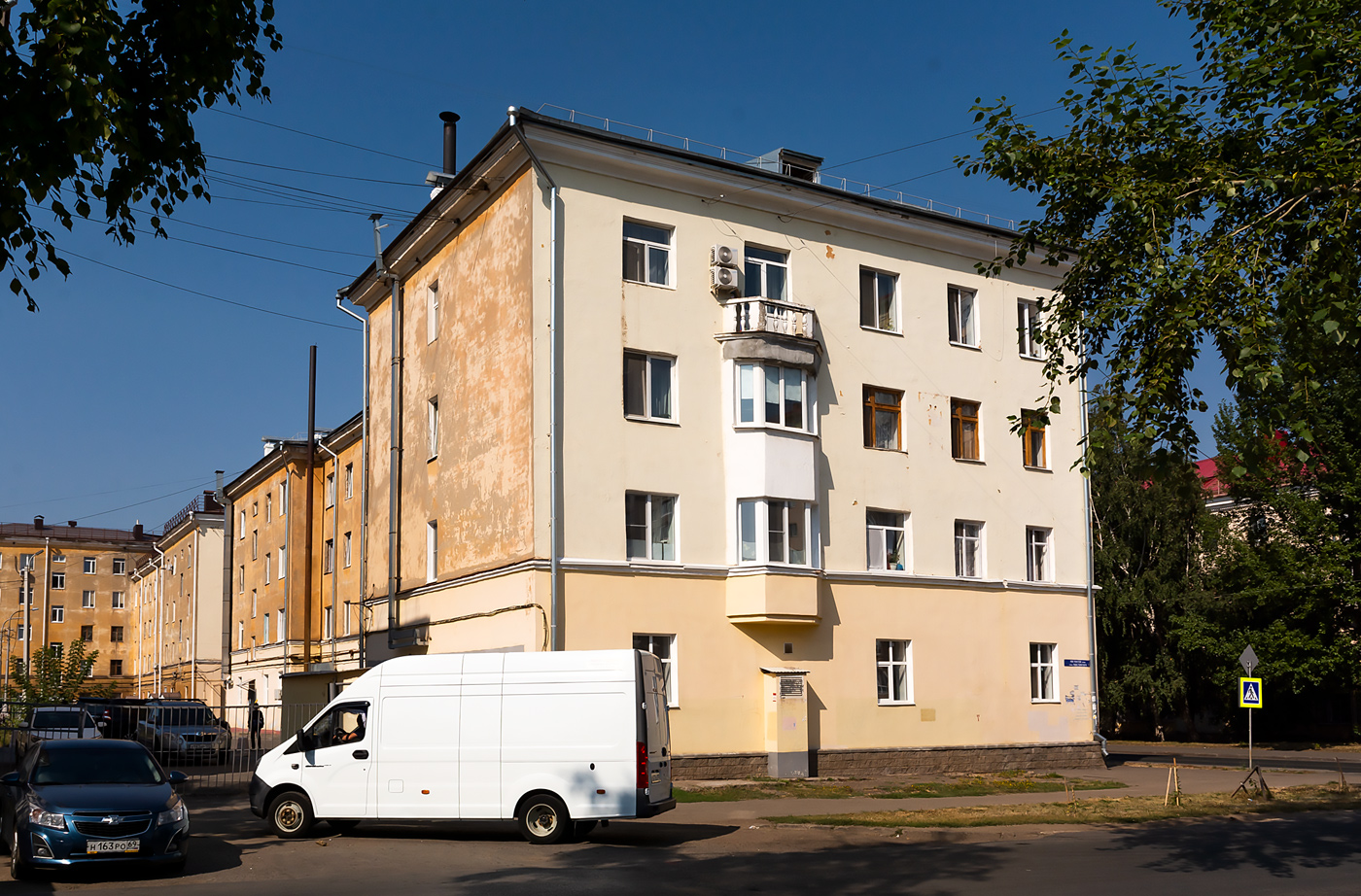 Уфа, Кольцевая улица, 38 / Улица Льва Толстого, 7