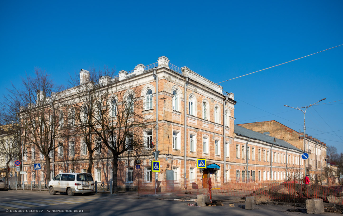 Великий Новгород, Ильина улица, 3 / Большая Московская улица, 22