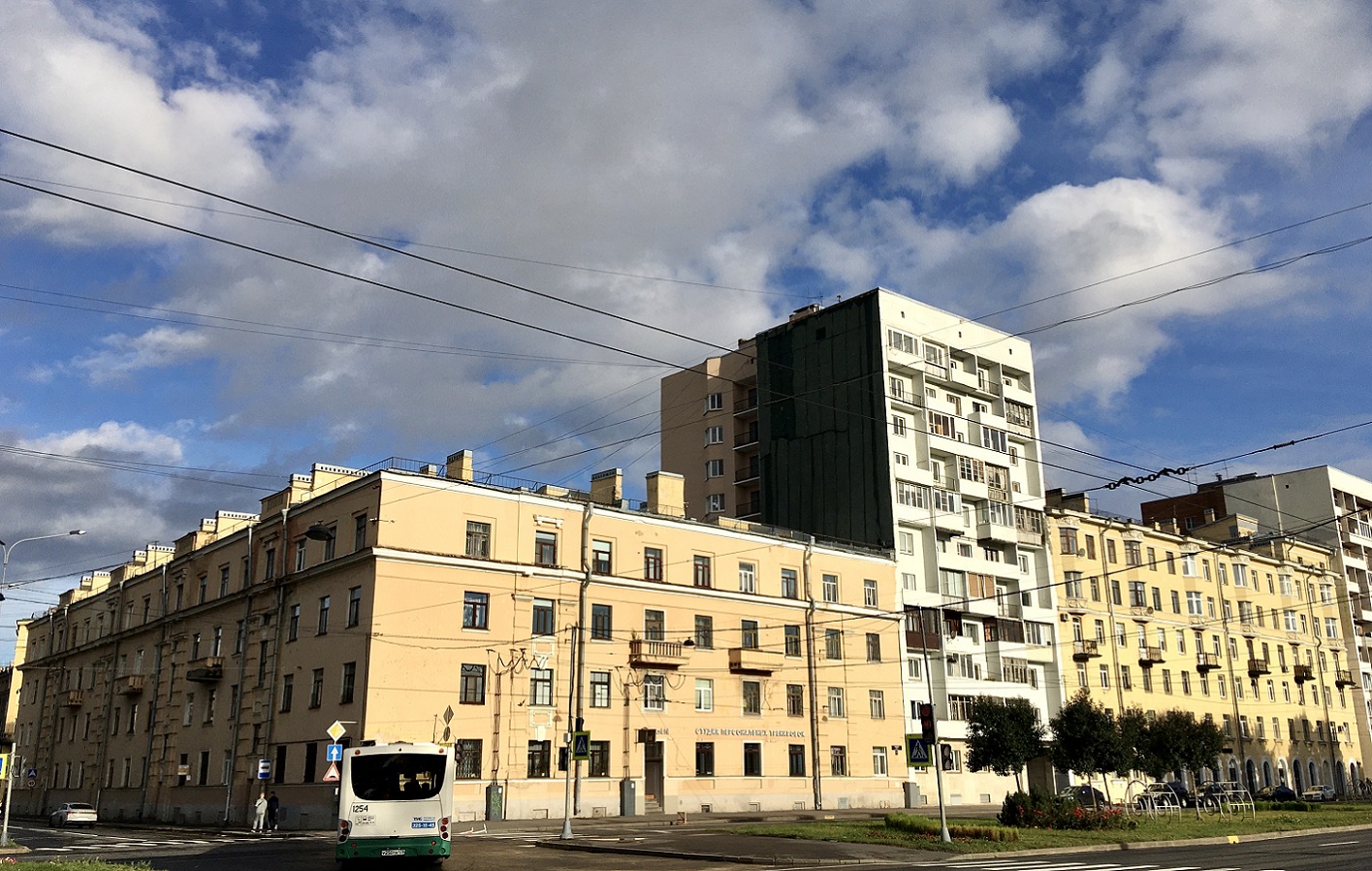 Санкт-Петербург, Наличная улица, 17; Наличная улица, 15 корп. 2; Наличная улица, 15