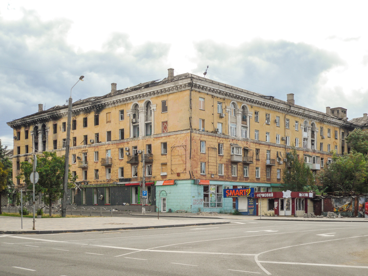 Мариуполь, Бульвар 50 лет Октября, 21 / проспект победы, 43