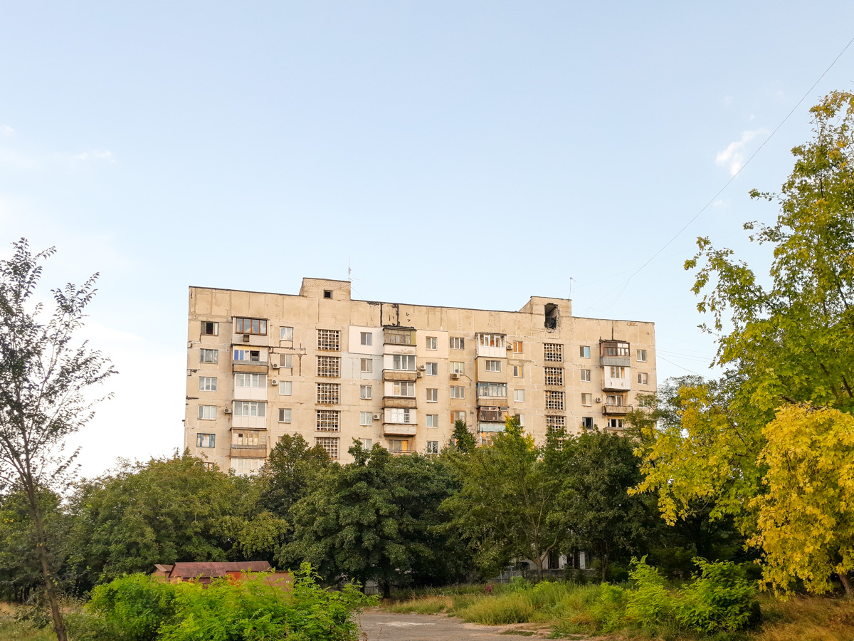 Мариуполь, Улица 9-й Авиадивизии, 38 / Гранитная улица, 106