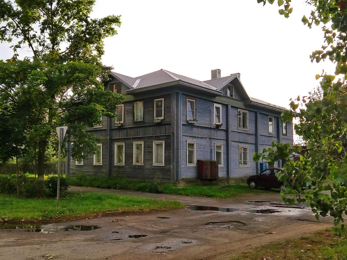 Новая Ладога, Проспект Карла Маркса, 56 / Улица Гагарина, 2