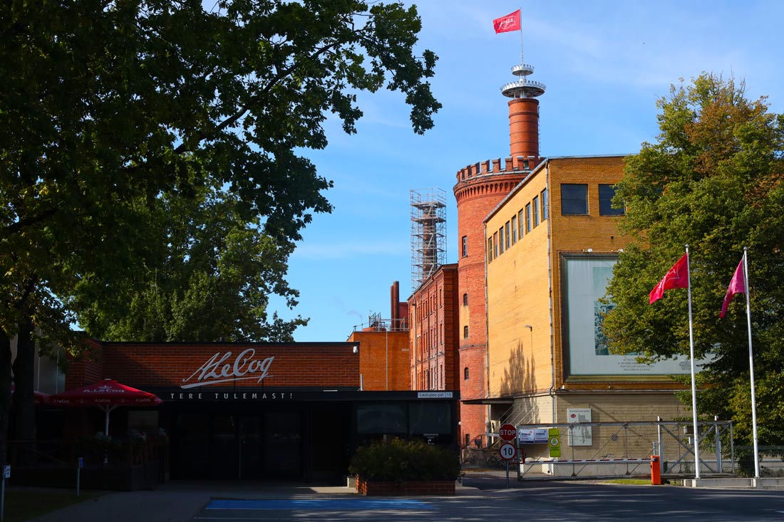 Тарту, Laulupeo puiestee, 15/1; Laulupeo puiestee, 15