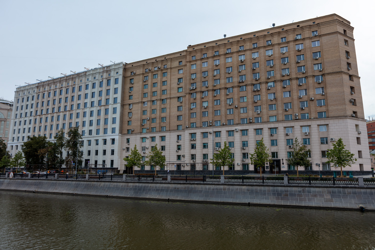Москва, Овчинниковская набережная, 18 / Садовнический проезд, 1 стр. 2; Овчинниковская набережная, 18 / Садовнический проезд, 1 стр. 5; Овчинниковская набережная, 18 / Садовничевский проезд, 1 стр. 4