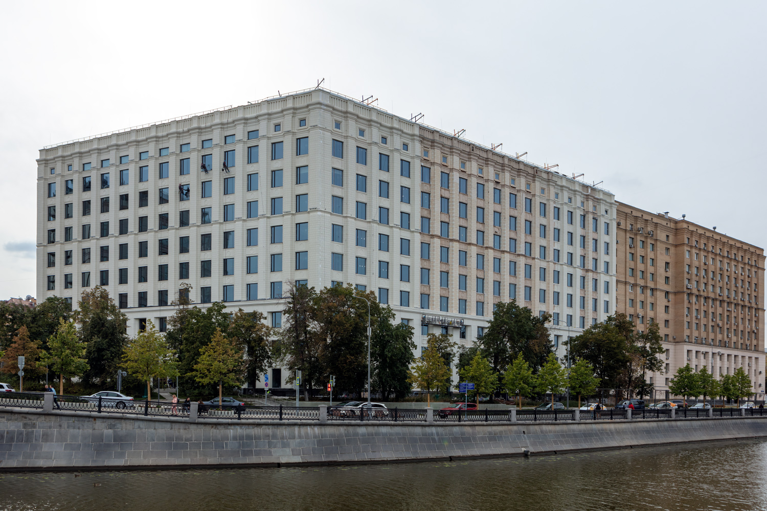 Москва, Овчинниковская набережная, 18 / Садовнический проезд, 1 стр. 2; Овчинниковская набережная, 18 / Садовнический проезд, 1 стр. 5; Овчинниковская набережная, 18 / Садовничевский проезд, 1 стр. 4