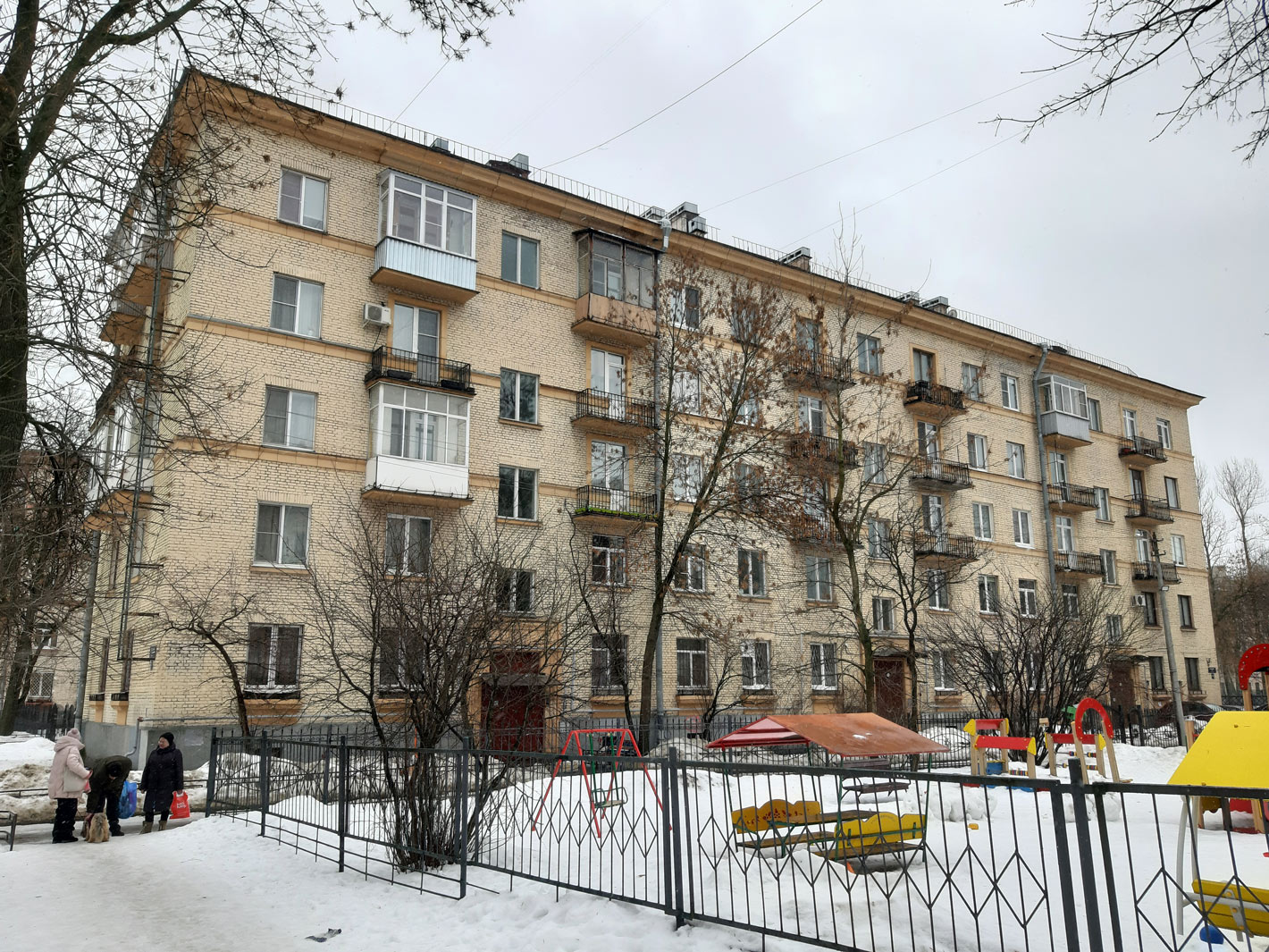 Санкт-Петербург, Бассейная улица, 31